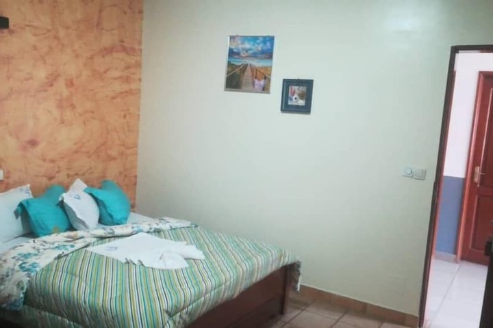 Room 6 of 25