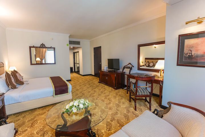 Room 53 of 258