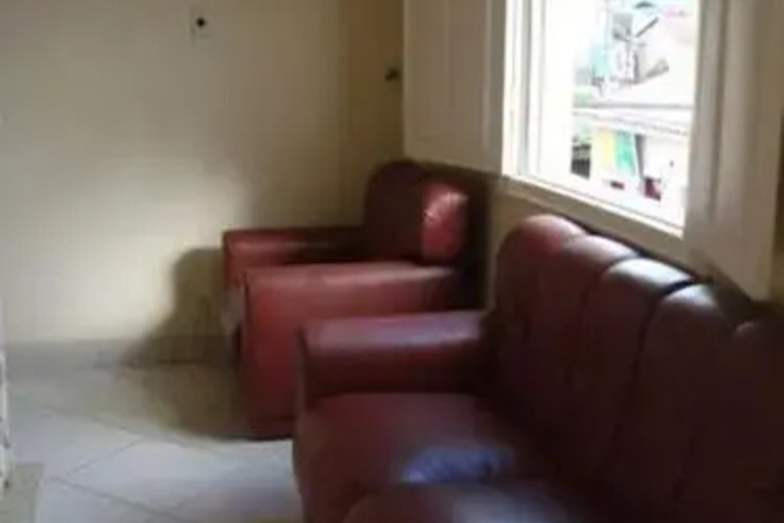 Room 9 of 10