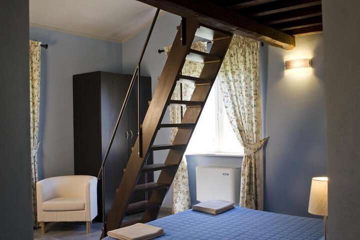 Room 25 of 69