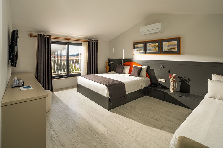 Room 32 of 122
