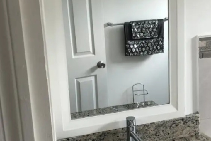 Room 9 of 20