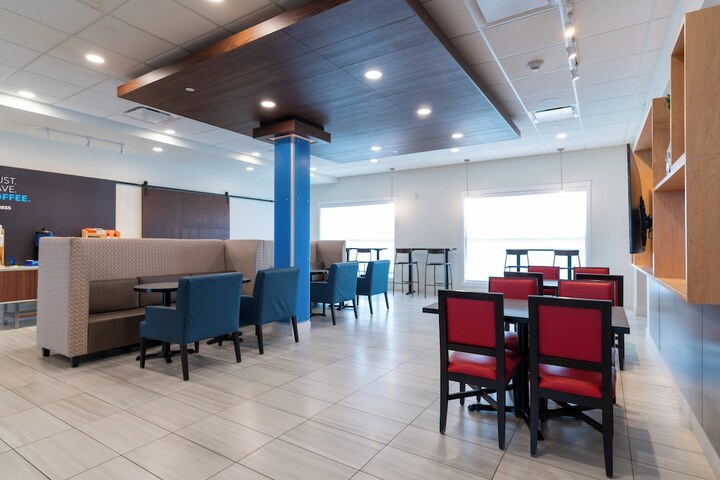 Breakfast/Coffee Service 63 of 80