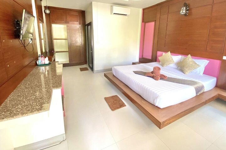 Room 28 of 71
