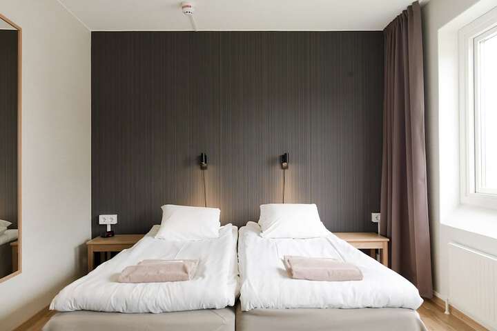 Room 12 of 49
