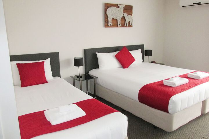 Room 8 of 38