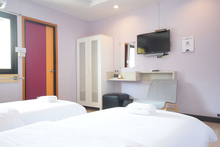 Room 13 of 49