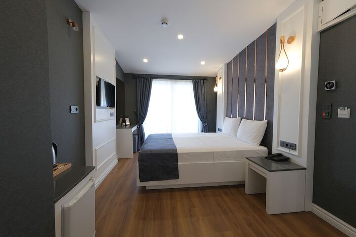 Room 10 of 68