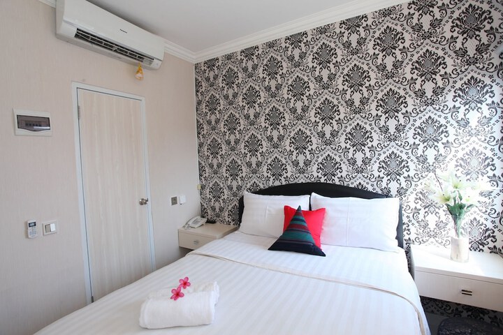 Room 16 of 49