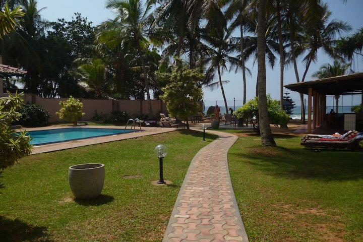 Hotel Exterior 56 of 68