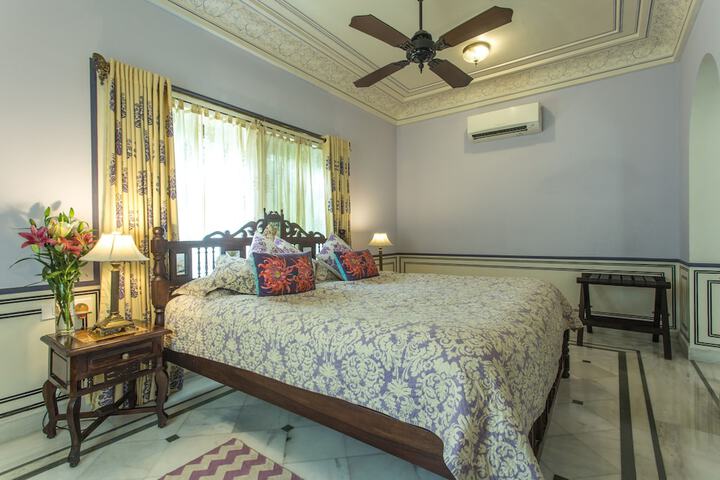 Room 9 of 92