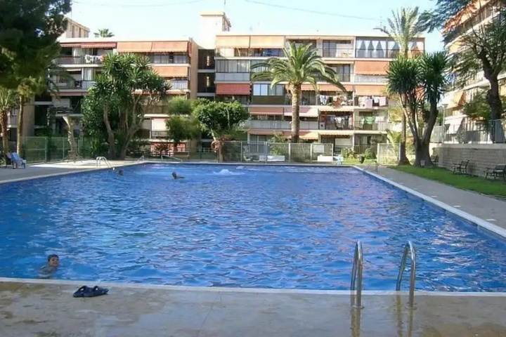 Hotel Pool