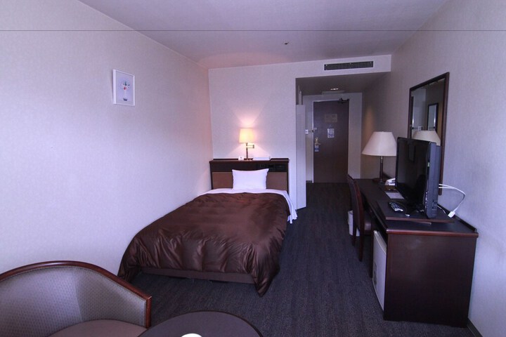 Room 4 of 38