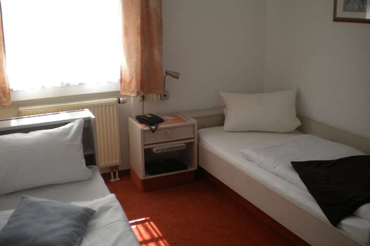 Room 6 of 39