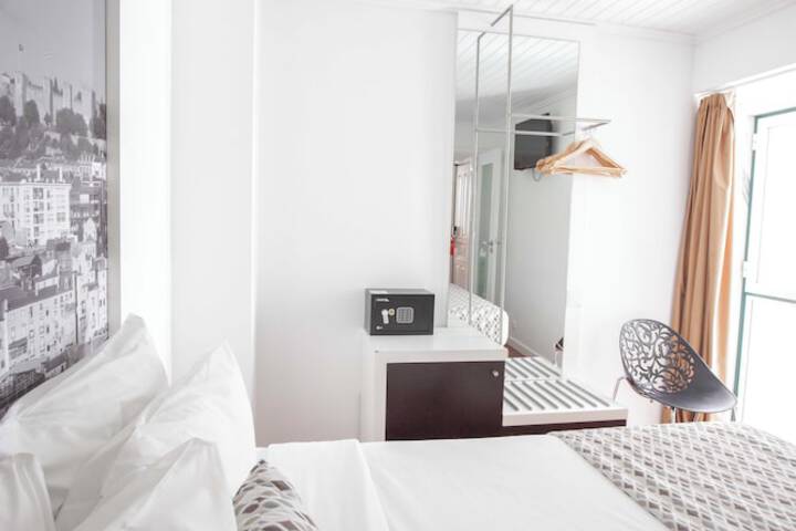 Room 7 of 49