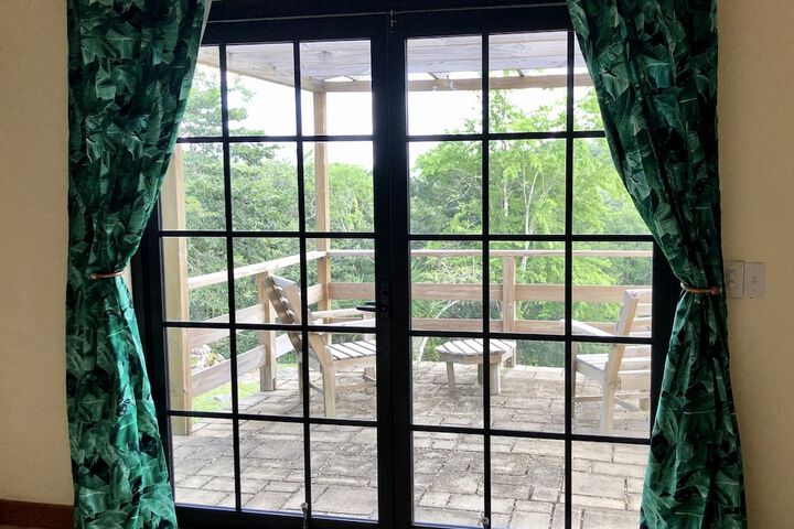 Room 5 of 97