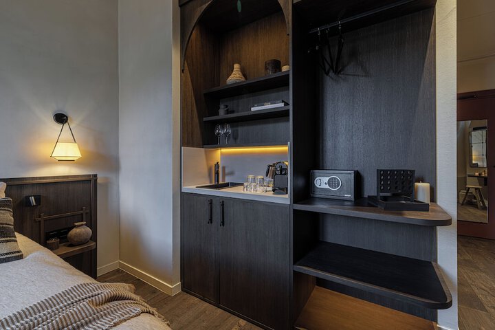 Room 14 of 42