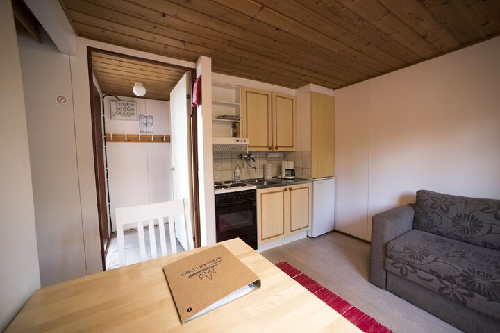 Room 4 of 42