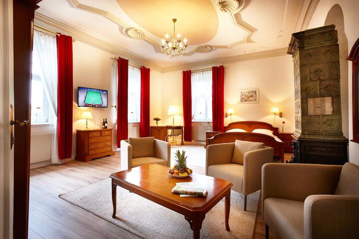 Room 9 of 31