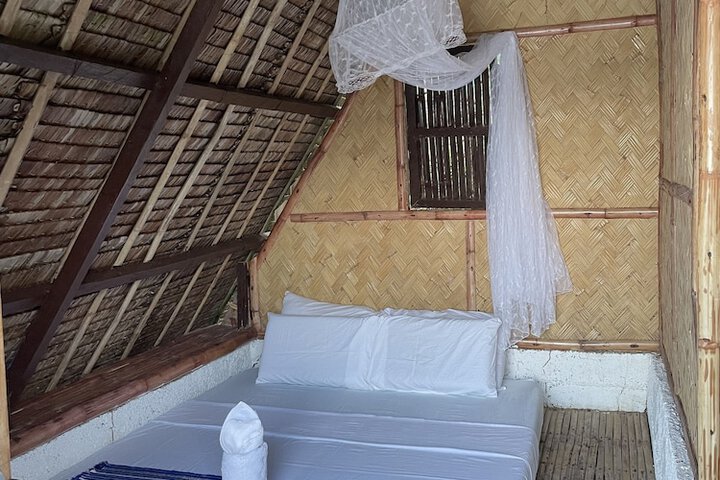 Room 4 of 12