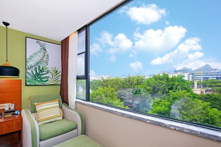 Room 19 of 46