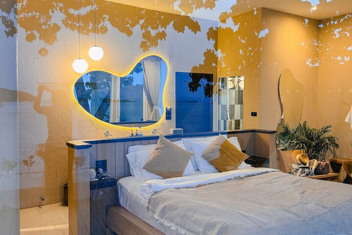Room 5 of 26