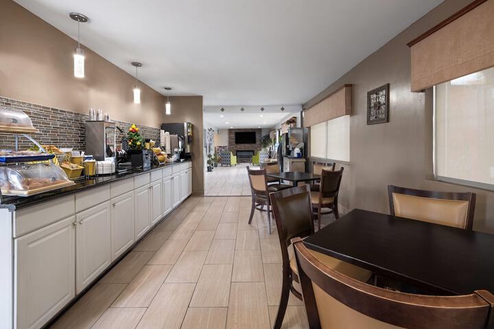 Breakfast area
