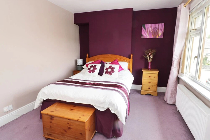 Room 5 of 11