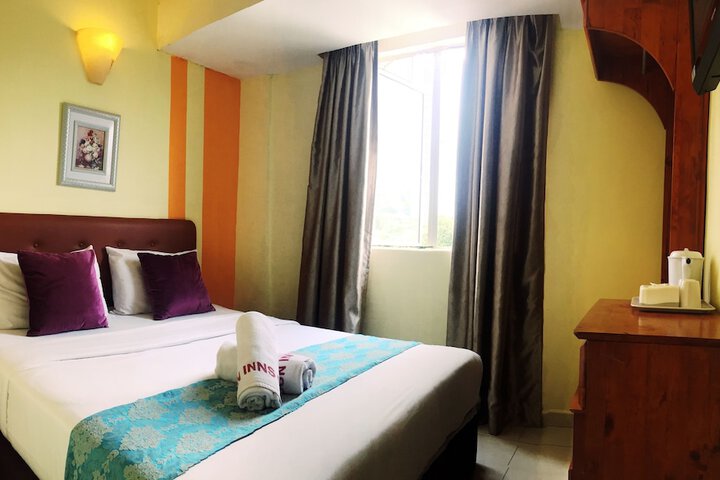 Room 6 of 42