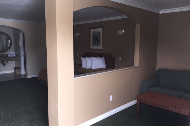 Room 10 of 66