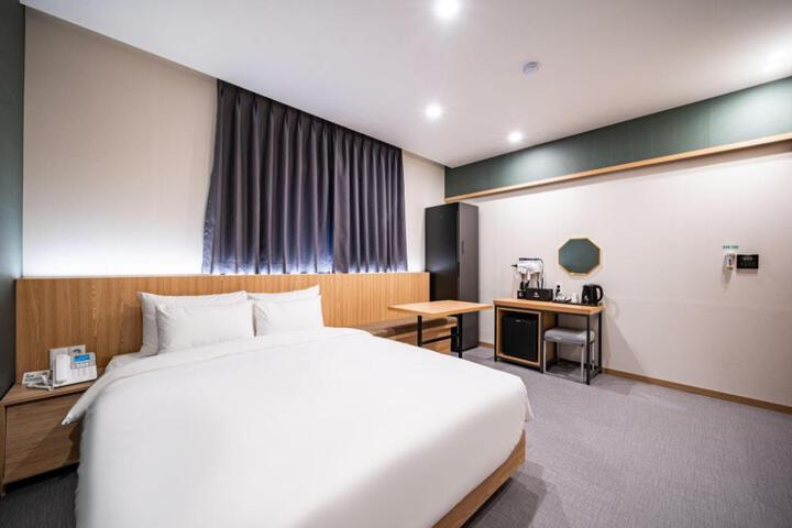 Changwon Palyongdong Hotel Leo