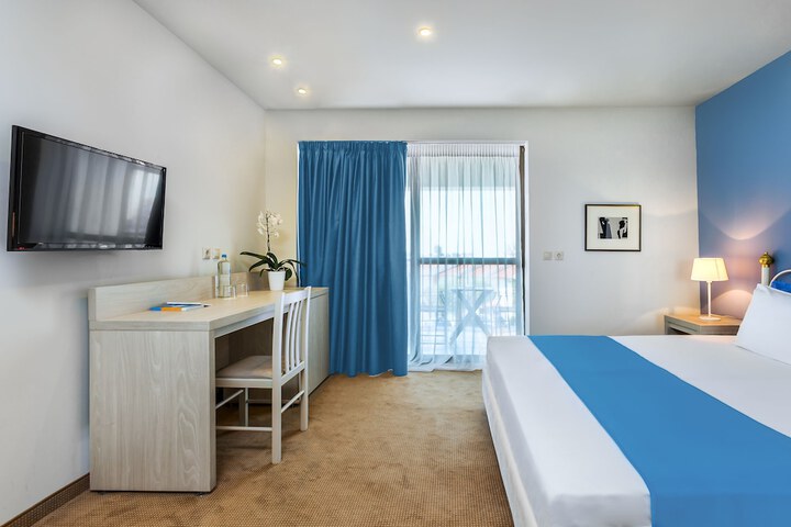 Room 86 of 221