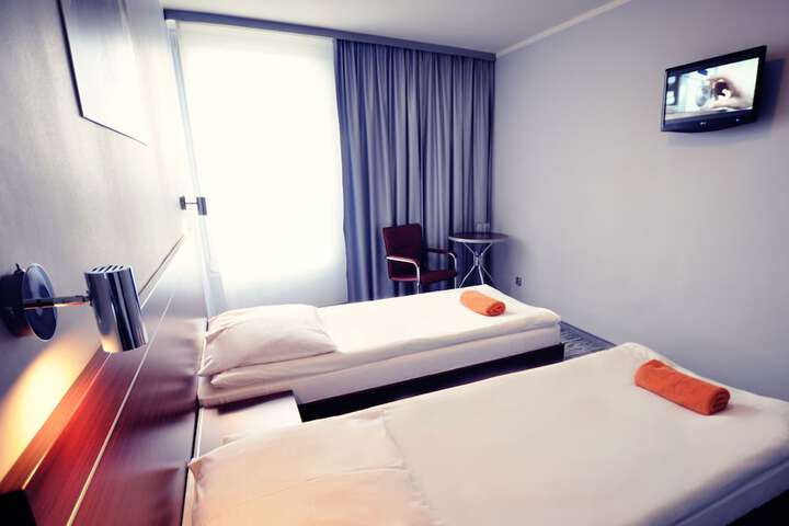 Room 8 of 73
