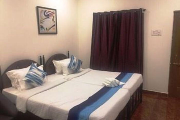 Room 12 of 24