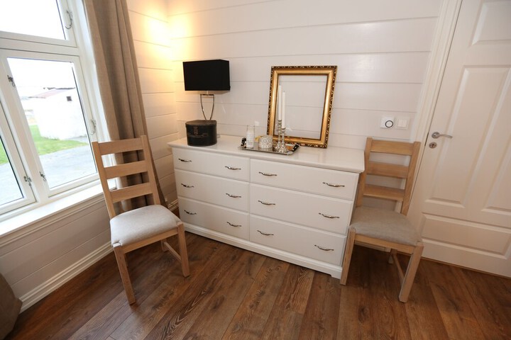 Room 10 of 83