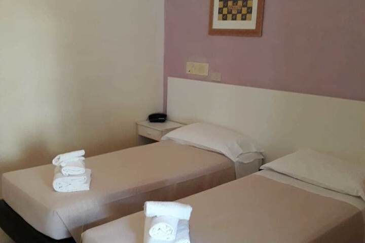 Room 6 of 34