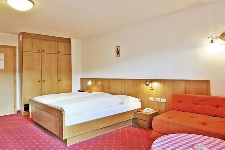 Room 6 of 23