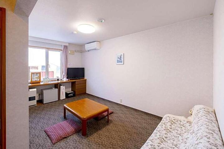 Room 8 of 26