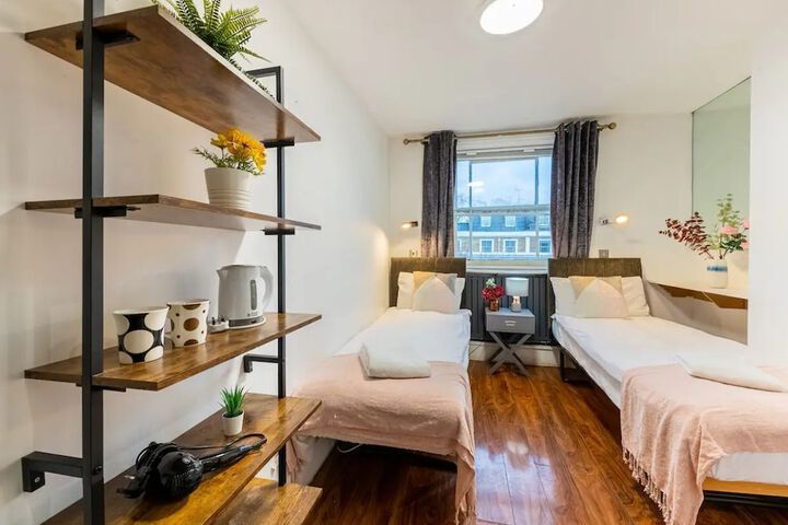 Room 3 of 234