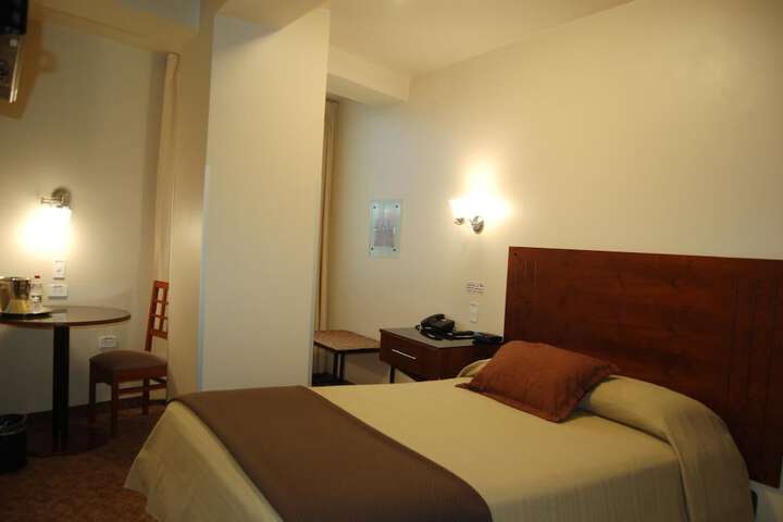 Room 12 of 39