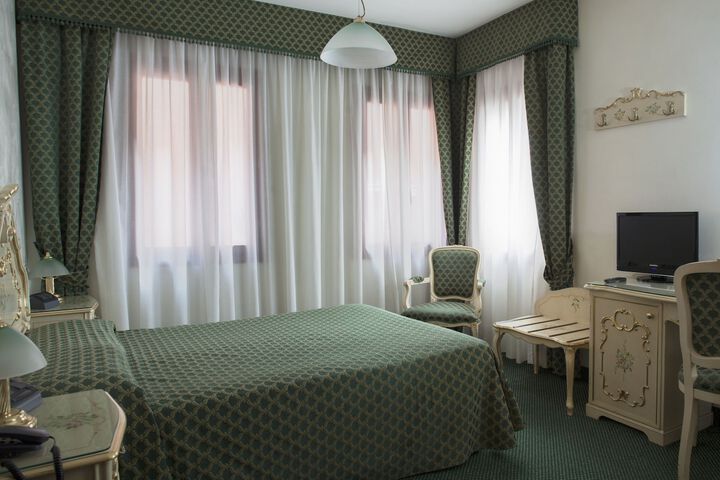 Room 21 of 86