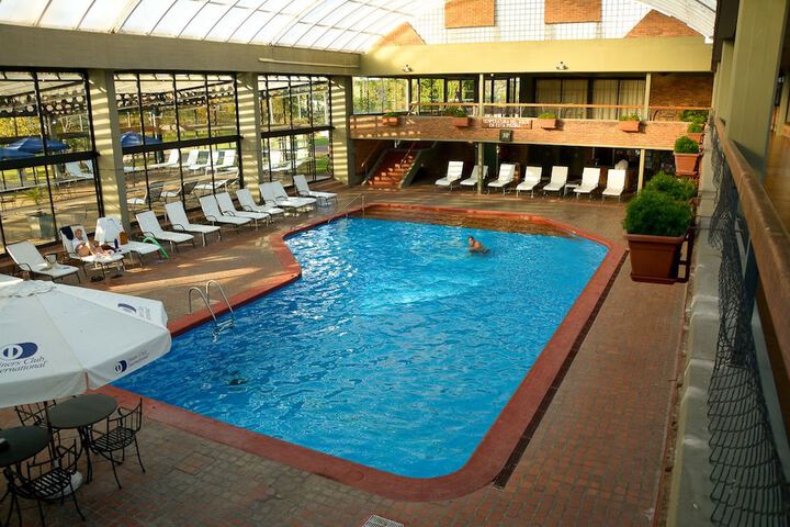 Pool 42 of 176