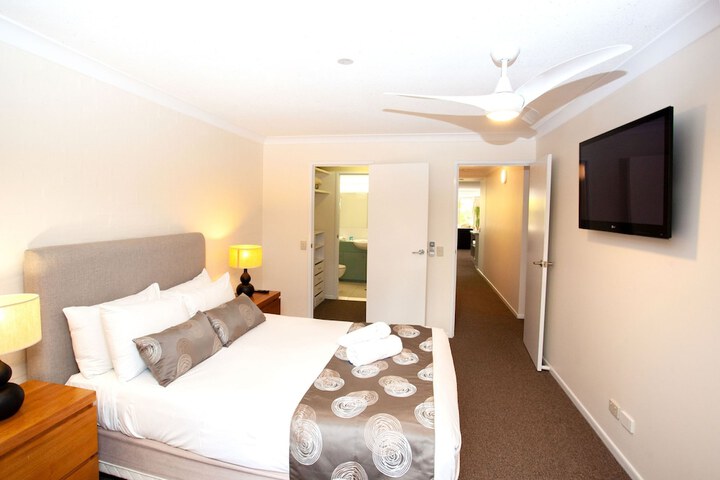 Room 5 of 178