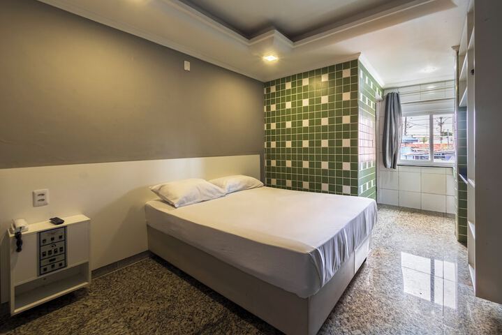 Room 41 of 76