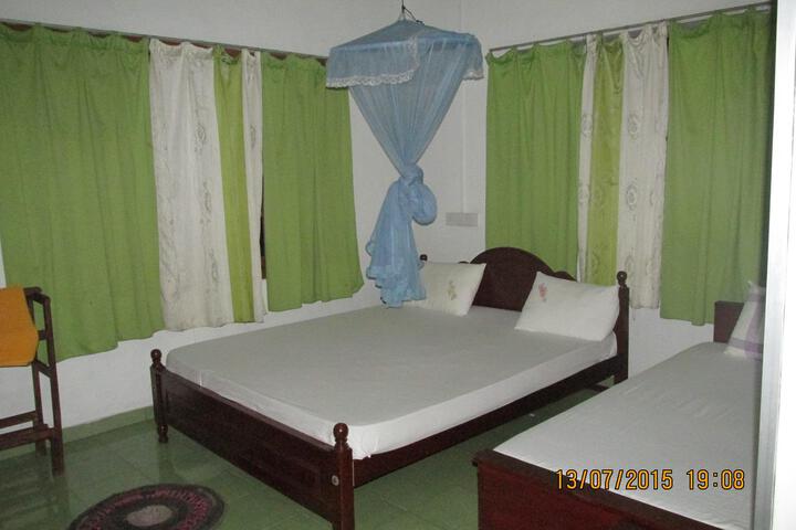 Room 8 of 8