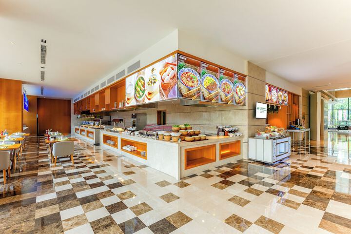 Dining 70 of 116
