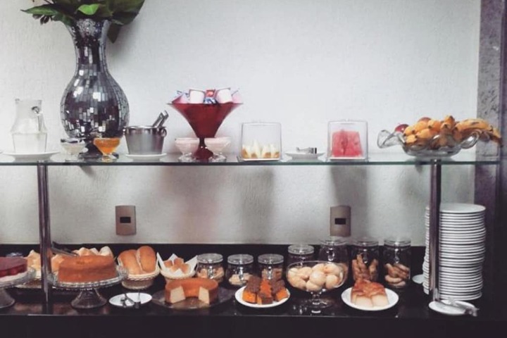 Breakfast/Coffee Service 16 of 25