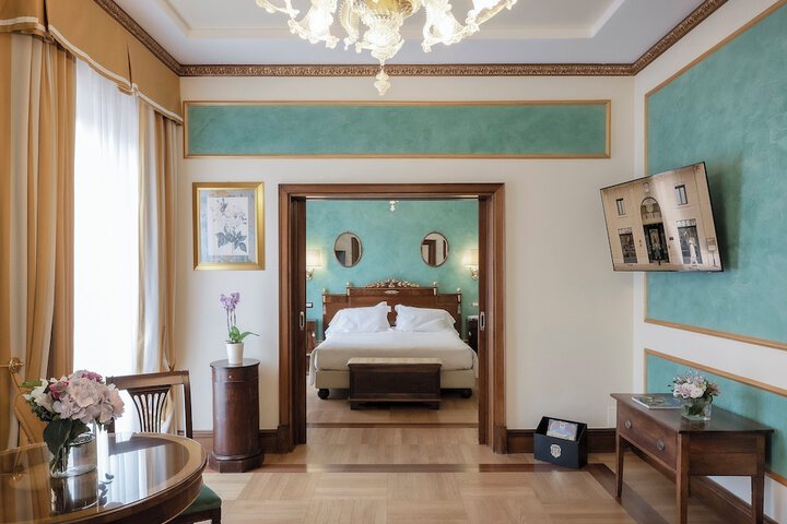 Room 40 of 90