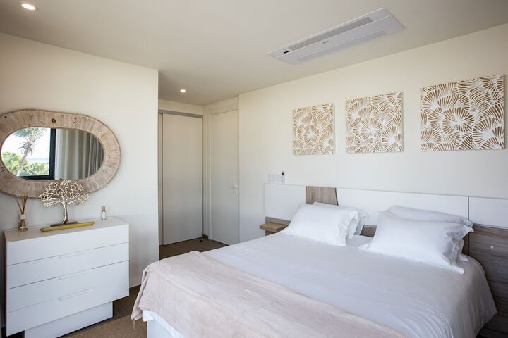 Room 6 of 1000