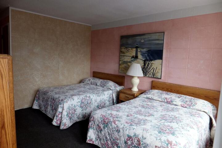 Room 11 of 32